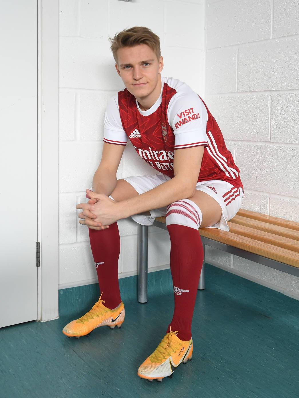 Chùm ảnh Martin Odegaard ra mắt Arsenal - Bóng Đá