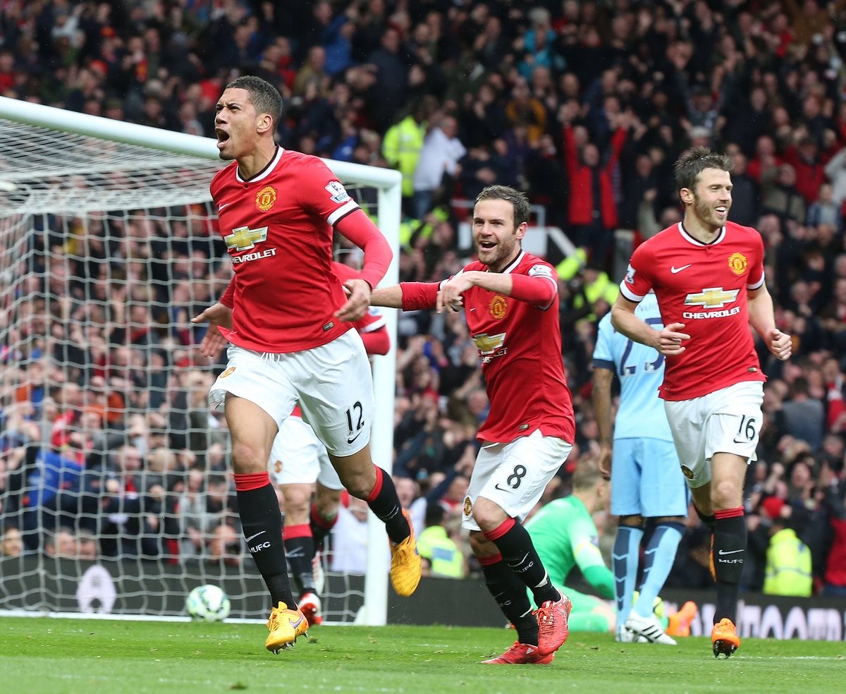 Ảnh: Smalling post 4 hình kỷ niệm với M.U lên Twitter, dấu hiệu không trở lại - Bóng Đá