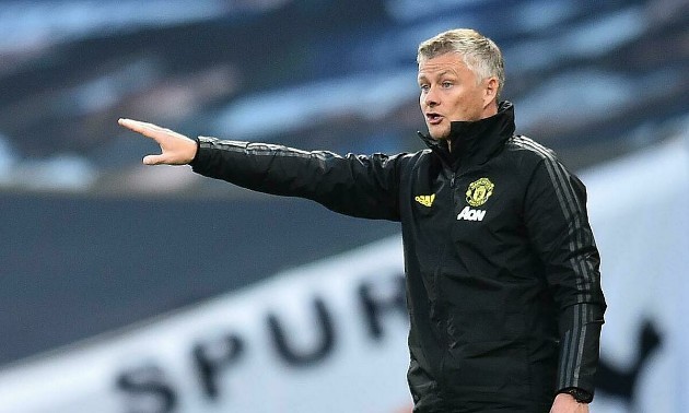 Chelsea join Man Utd in Alex Telles transfer - Bóng Đá