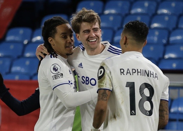 Cựu sao Chelsea hóa 'siêu nhân', cú tắc bóng của năm đã xuất hiện? - Bóng Đá