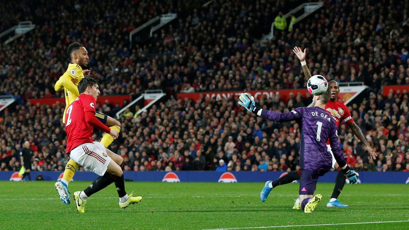 Arsenal ghi bàn, De Gea điên tiết: 