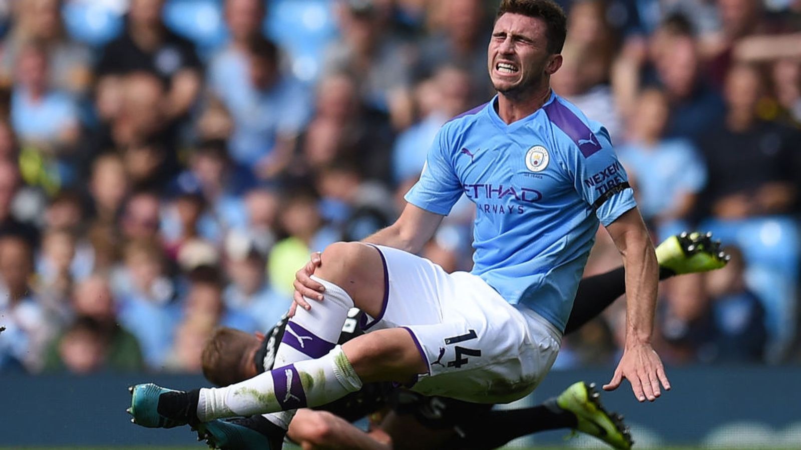 Hàng thủ kém cỏi, Man City đã sai lầm khi không mua Harry Maguire? - Bóng Đá