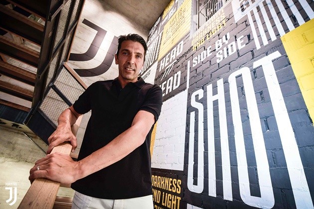Buffon: I don't want Chiellini's armband or Szczesny's No.1 shirt  - Bóng Đá