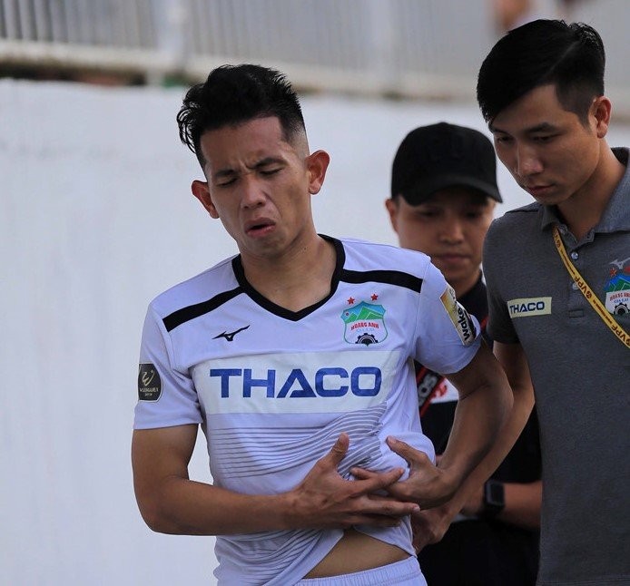 Hồng Duy gửi thông điệp đến NHM, đến PVF chữa trị chấn thương - Bóng Đá