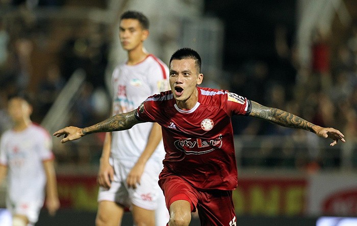 Đâu sẽ là bộ ba trung vệ 