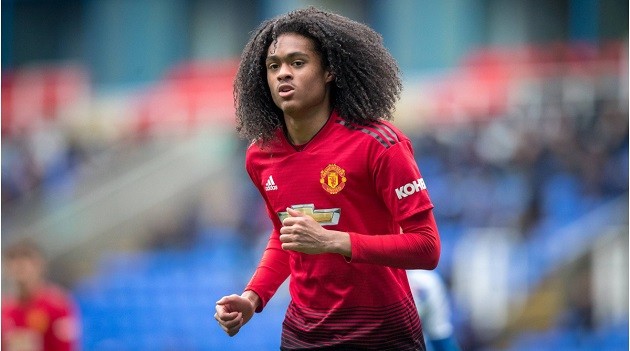 Watch: Man Utd loanee Tahith Chong scores delightful chip on Brugge debut - Bóng Đá