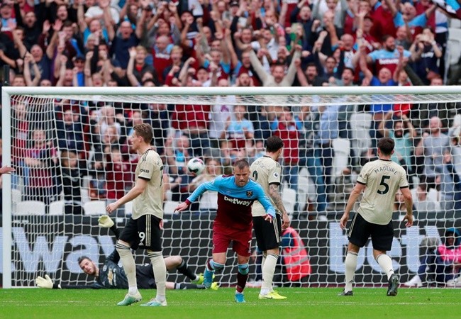 'Không có áp lực nào. Man Utd quá thờ ơ' - Bóng Đá