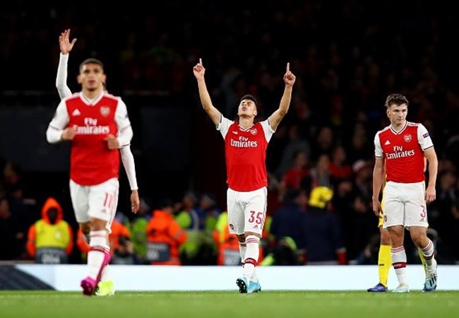 Arsenal fans troll Man Utd over Gabriel Martinelli trial after Europa League brace - Bóng Đá