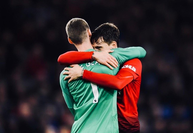 Vợ Victor Lindelof bình luận ảnh De Gea - Bóng Đá