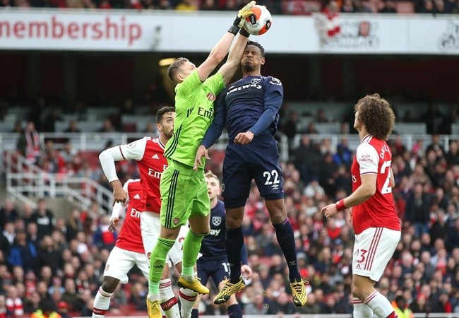 10 hình ảnh ấn tượng của vòng 29 EPL - Bóng Đá