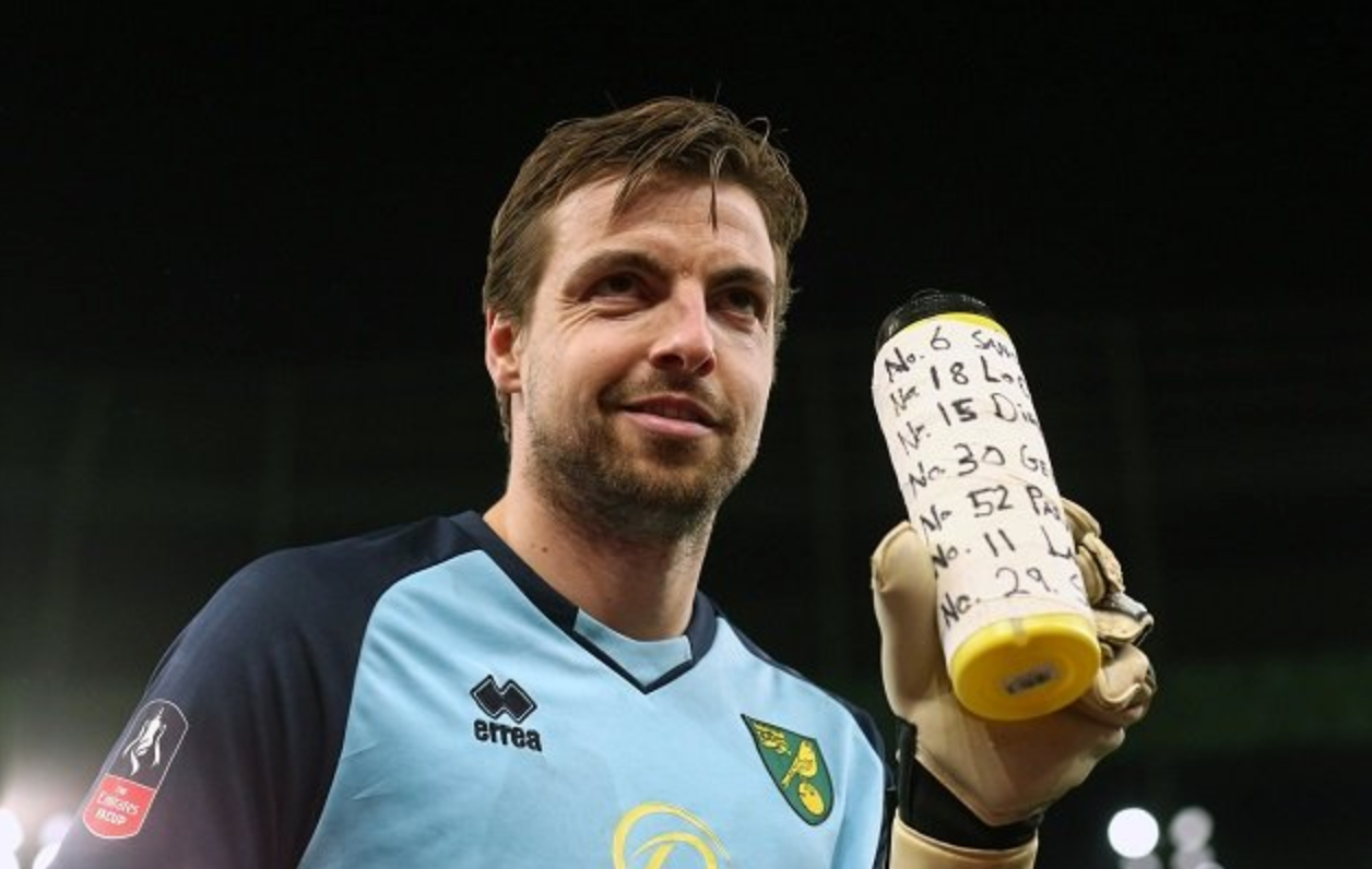 'Thánh bắt pen' Krul làm điều đặc biệt để hạ Tottenham và Mourinho - Bóng Đá