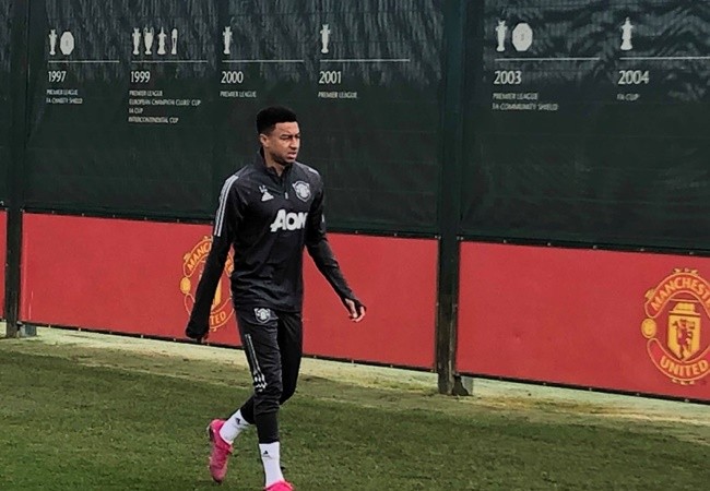 Fan Man Utd reach Lingard's back to tranning - Bóng Đá