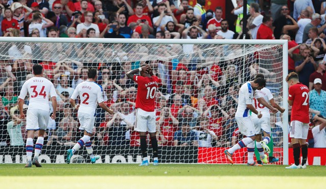 Man Utd fans say the same thing after Rashford penalty miss - 'Pogba should have taken it' - Bóng Đá