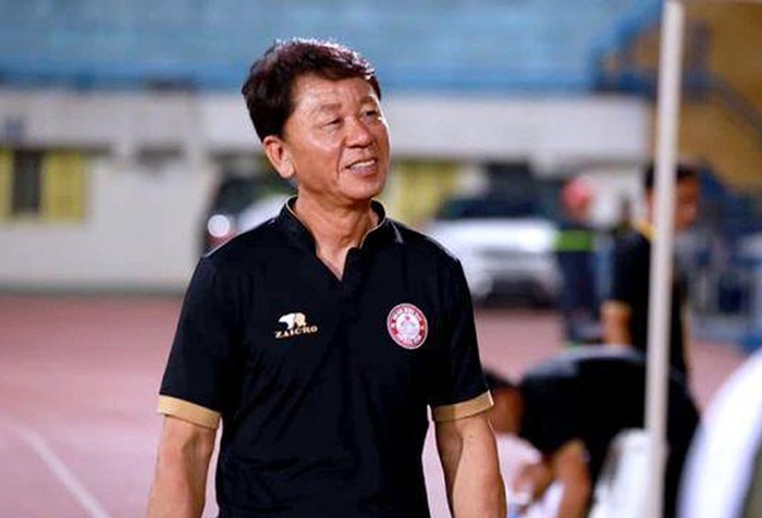 HLV TP.HCM: Còn quá sớm để nghĩ về chức vô địch - Bóng Đá