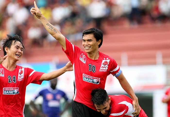 Huỳnh Tấn Tài - Hồ Tuấn Tài và câu chuyện đổi vận từ chiếc áo số 10 - Bóng Đá