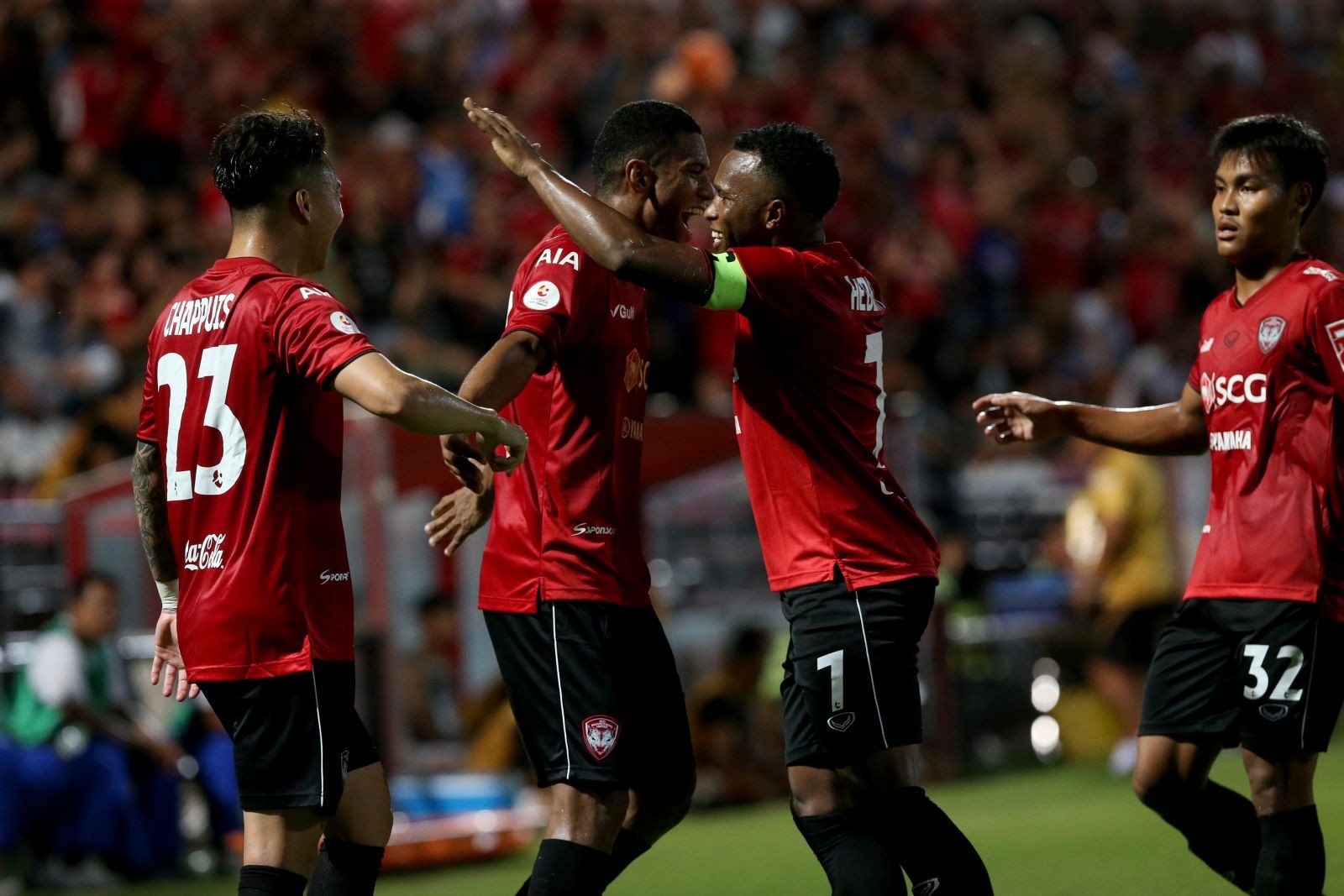 Đạt số điểm cao nhất trận, Văn Lâm được chọn vào đội hình tiêu biểu vòng 19 Thai-League - Bóng Đá