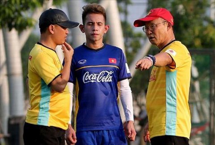 Cùng đá 3-4-3 nhưng vì sao ĐT Việt Nam tạo kỳ tích còn HAGL lại lâm nguy? - Bóng Đá