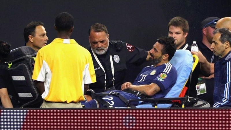 Ezequiel Lavezzi, người muốn từ bỏ 20 triệu euro để về Serie A là ai? - Bóng Đá