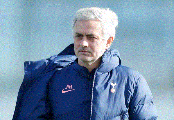 Ảnh tập Tottenham - thái độ của Mourinho trên sân - Bóng Đá