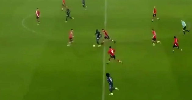 Chỉ với 4 bức ảnh, quá rõ để thấy Willian gây thất vọng lớn thế nào - Bóng Đá