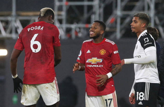 Warrior: Fred goes the extra mile to win back possession despite being fouled repeatedly by Fulham players - Bóng Đá