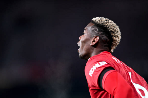 Tyrone Mings elbowing Paul Pogba brings back memories of Zlatan's three-game ban in 2017 - Bóng Đá