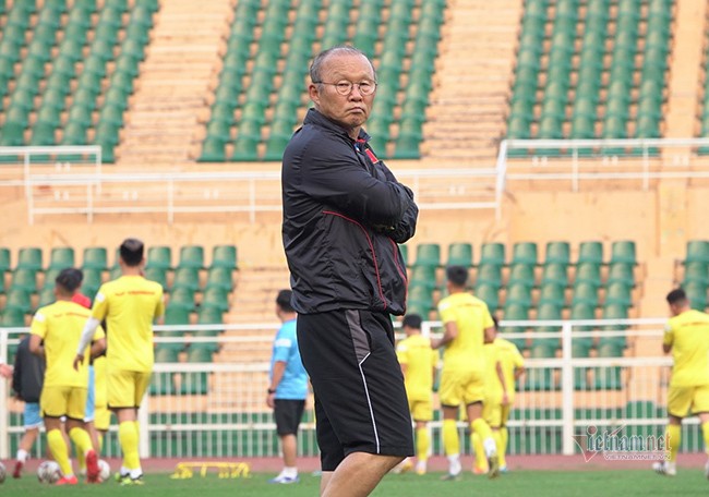 Tuyển Việt Nam: 'Bức tường thép' đã thủng, ông Park gọi tên ai - Bóng Đá