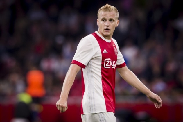 Real Madrid make an offer for Van de Beek - Bóng Đá