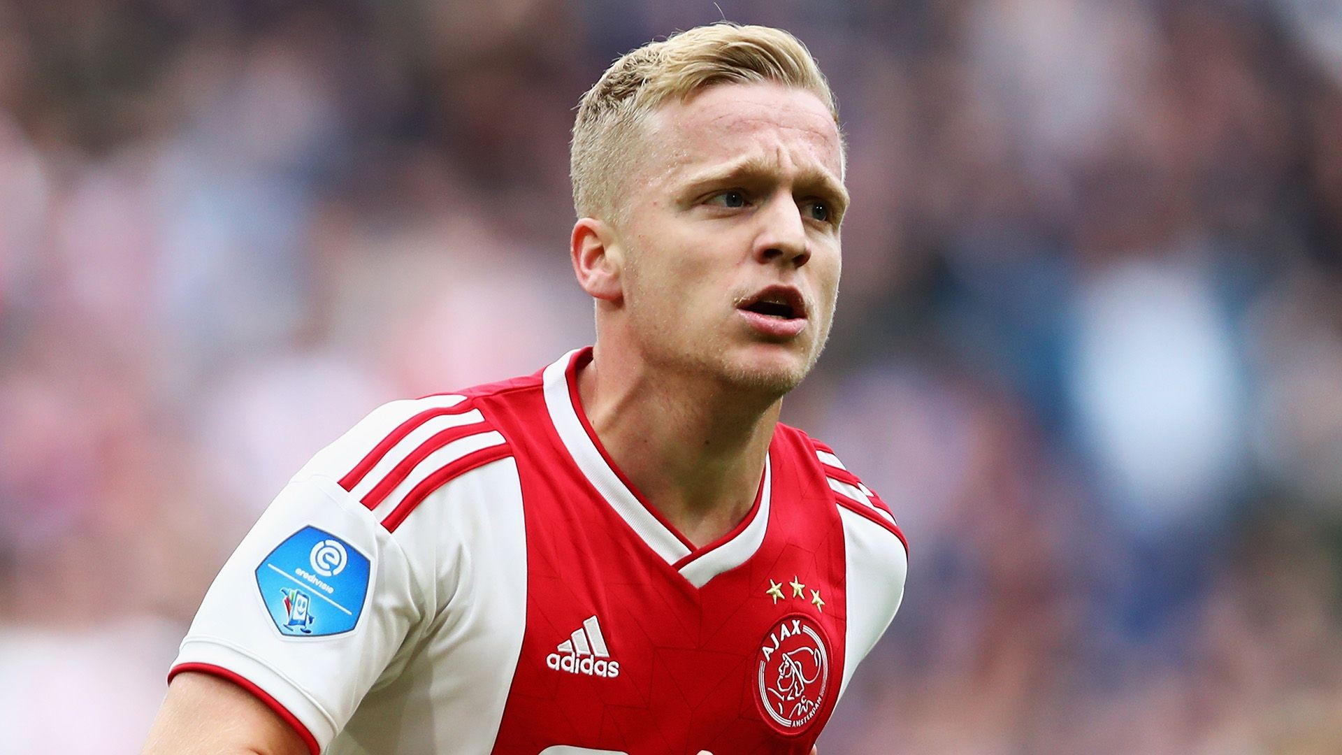 Real Madrid target Van de Beek rules out January move from Ajax - Bóng Đá