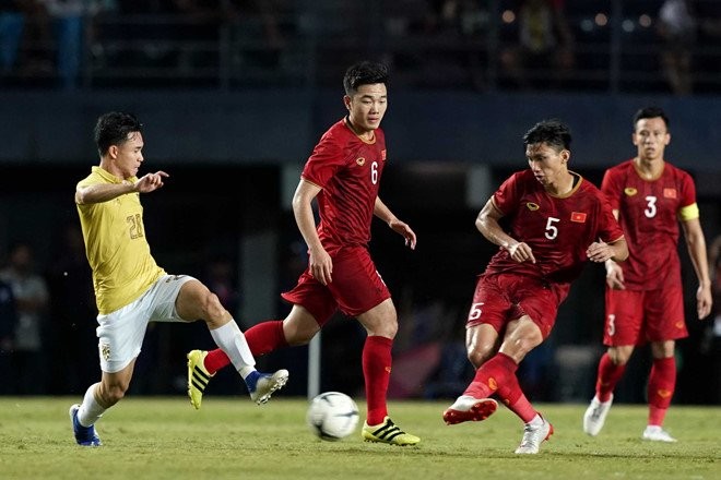 Thấy gì từ thương vụ Đoàn Văn Hậu sang Hà Lan? - Bóng Đá