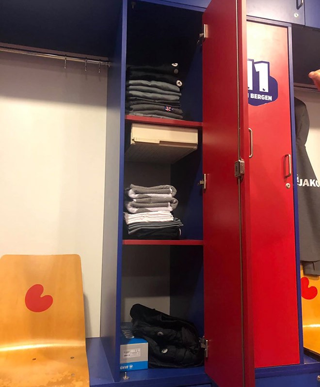 Đến Hà Lan, Văn Hậu được cấp nhà siêu đẹp, xe sang tiền tỷ - Bóng Đá