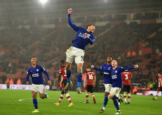 20 khoảnh khắc điên rồ nhất EPL 2019/20 (P1): Pepe 'hạ đẹp' Van Dijk - Bóng Đá