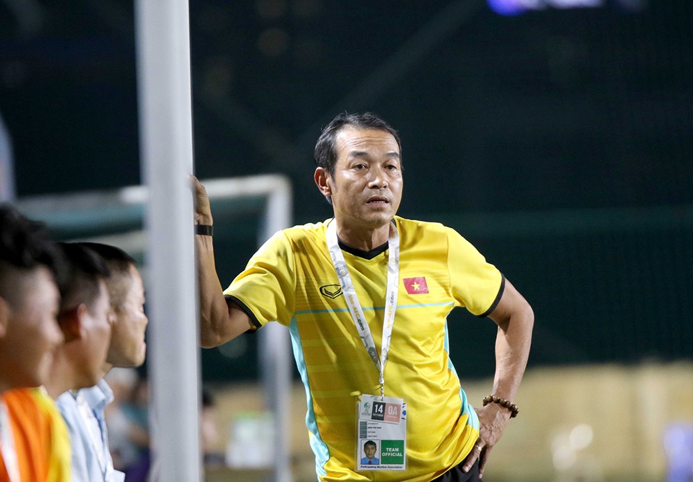 HLV Đinh Thế Nam chưa hài lòng dù U16 Việt Nam có 3 điểm - Bóng Đá