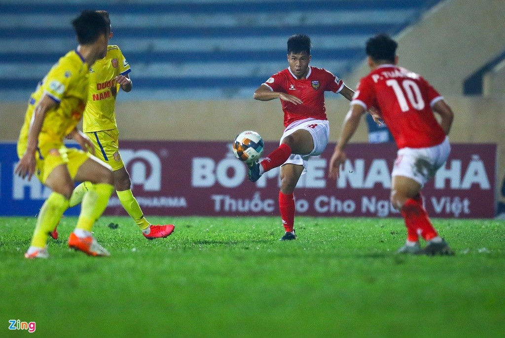 Nghịch lý Văn Hậu - Bóng Đá