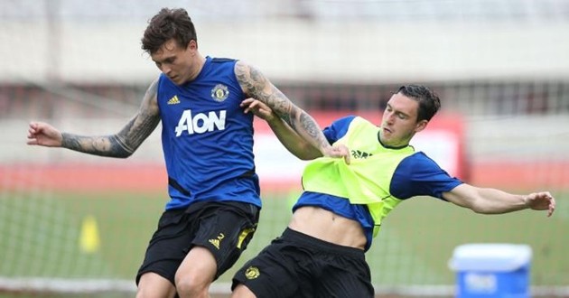 Barca nhắm Darmian - Bóng Đá