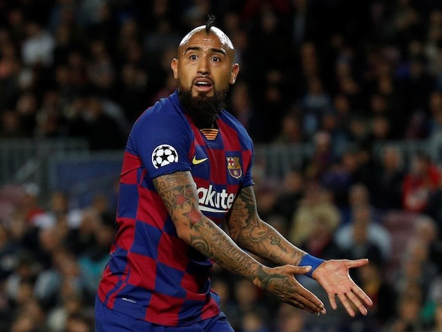 Arturo Vidal 'open to Barcelona exit' - Bóng Đá