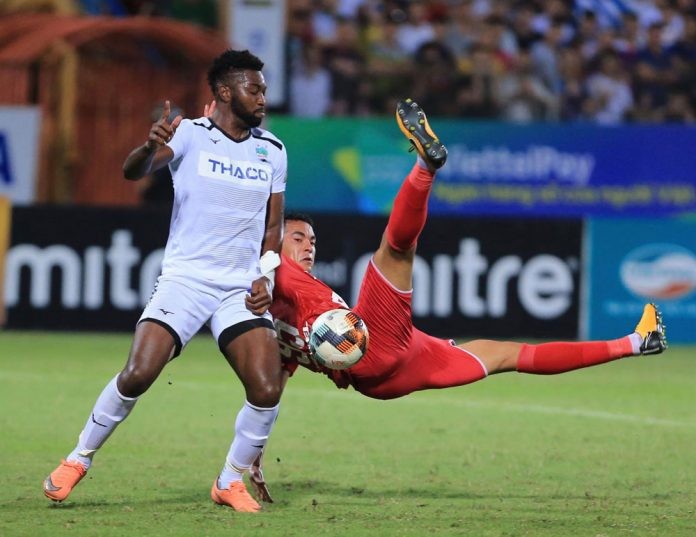 Mưa bàn thắng, sai lầm hàng thủ, kịch bản điên rồ trận Viettel đấu HAGL - Bóng Đá