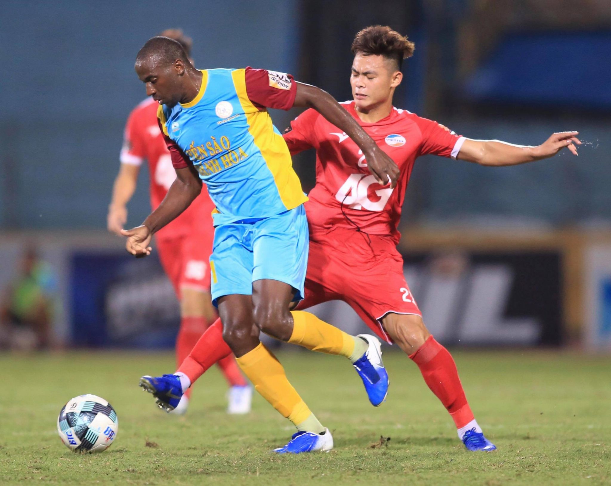 V-League giai đoạn sinh tử, “cẩn thận củi lửa” - Bóng Đá