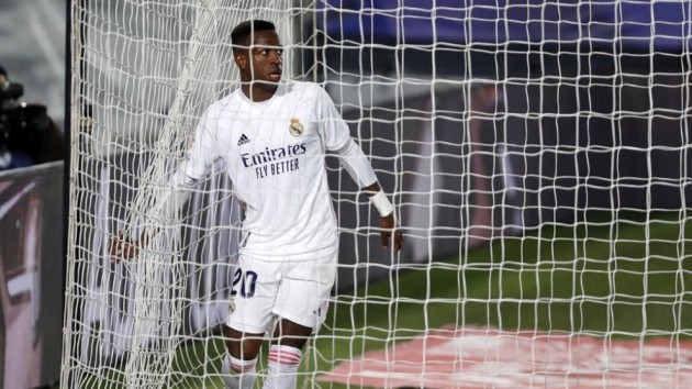 An unexpected and timely 'gift' for Vinicius - Bóng Đá