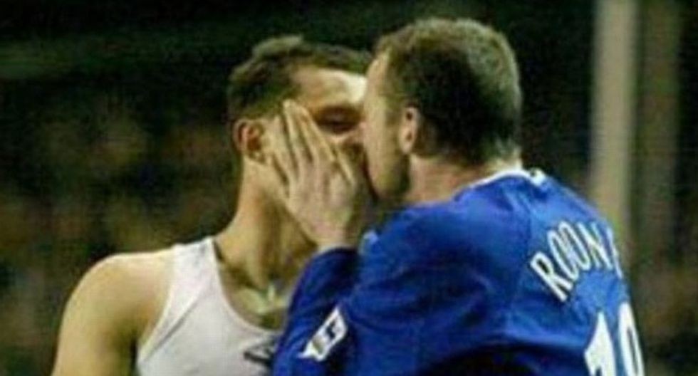 Cristiano and Dybala join the list: the most remembered kisses in the world of football - Bóng Đá