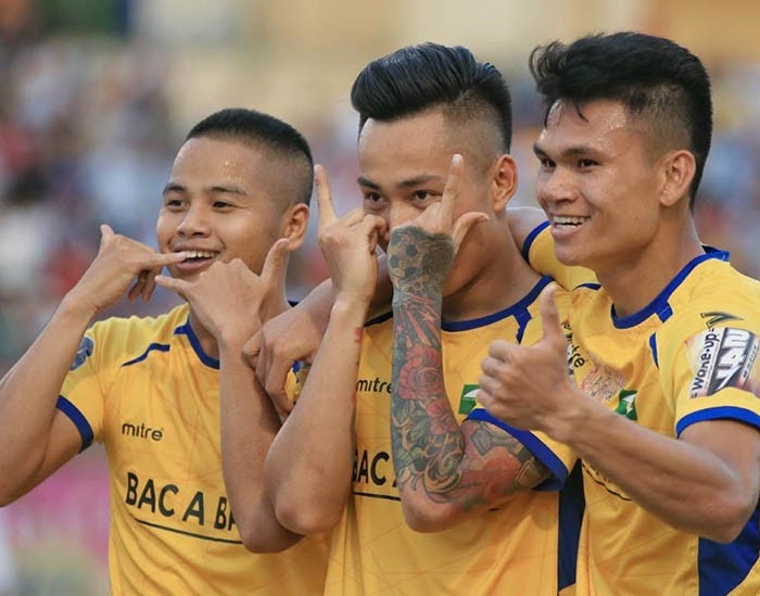 Hồ Tuấn Tài dẫn đầu danh sách vua phá lưới nội: Trời thương kẻ khó - Bóng Đá