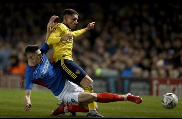 Chấn thương rợn người của sao Arsenal tại FA Cup - Bóng Đá