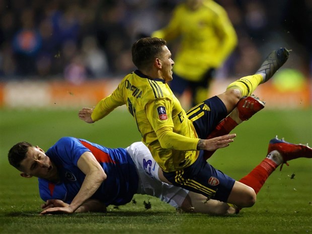 Chấn thương rợn người của sao Arsenal tại FA Cup - Bóng Đá