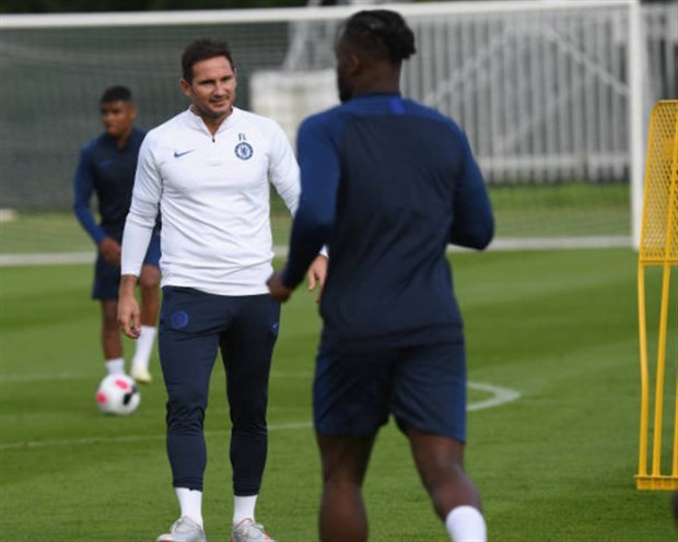 Lampard làm gì trong buổi tập đầu tiên nắm quyền tại Chelsea? - Bóng Đá