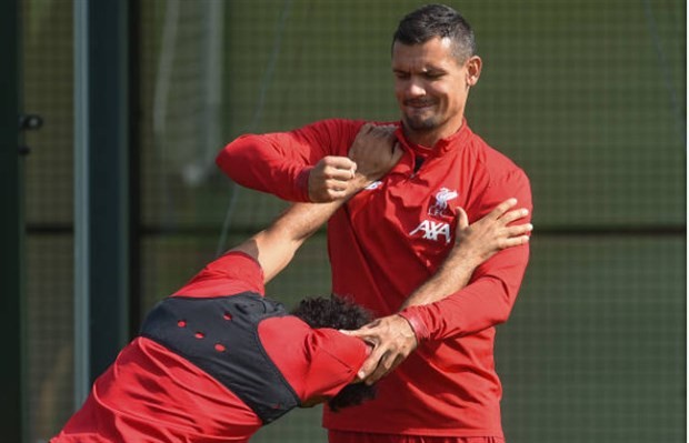 Không được ra sân, đây là thái độ của 