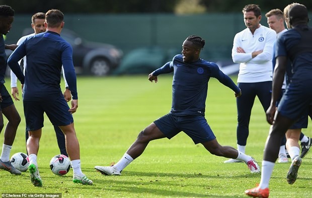 Lampard làm gì trong buổi tập đầu tiên nắm quyền tại Chelsea? - Bóng Đá