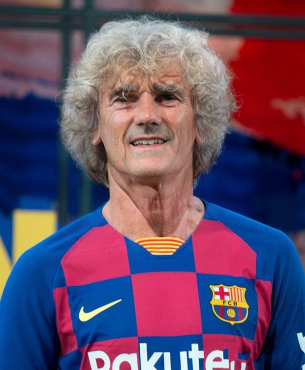 Bộ ảnh Ronaldo, Messi,... khi già làm điên đảo CĐM - Bóng Đá