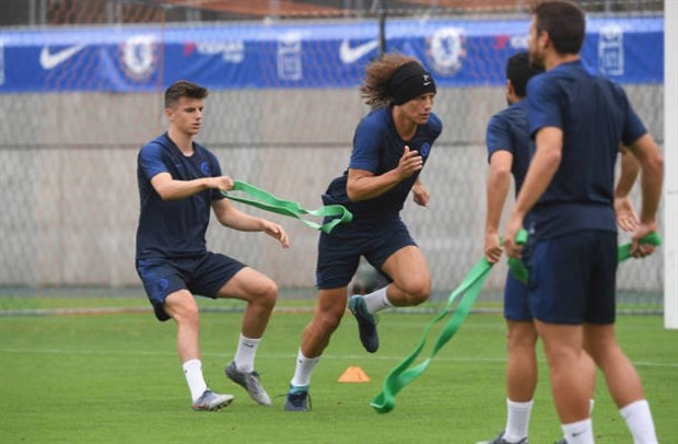 Học trò mướt mồ hôi, Lampard vẫn hả hê đứng nhìn - Bóng Đá