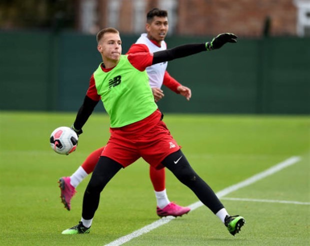 Hàng loạt gương mặt lạ xuất hiện trong buổi tập của Liverpool - Bóng Đá