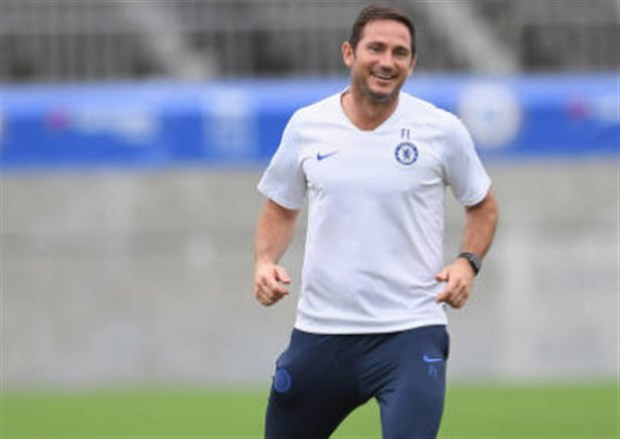 Học trò mướt mồ hôi, Lampard vẫn hả hê đứng nhìn - Bóng Đá